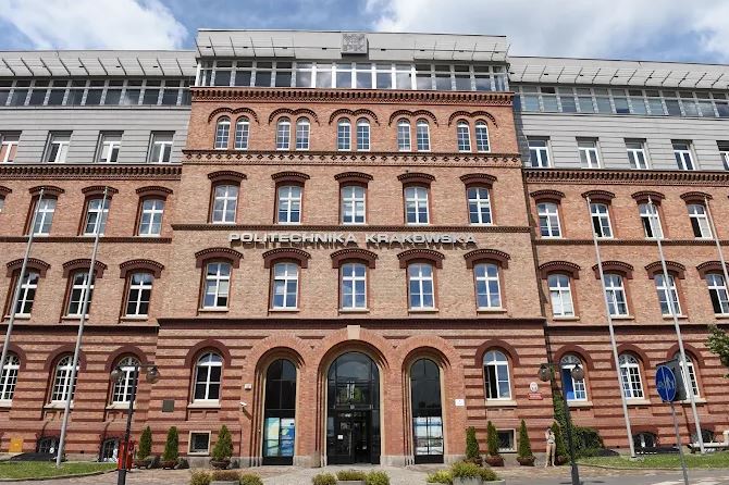 Budynek główny uczelni z napisem Politechnika Krakowska