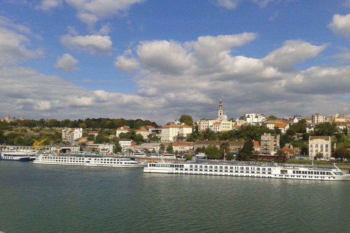 Widok na Belgrad od strony rzeki