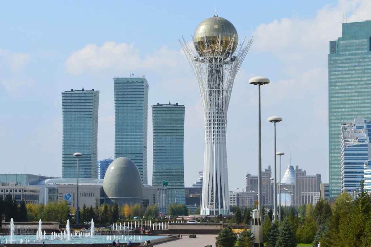 Widok na wieżowce miasta Astana w Kazachstanie