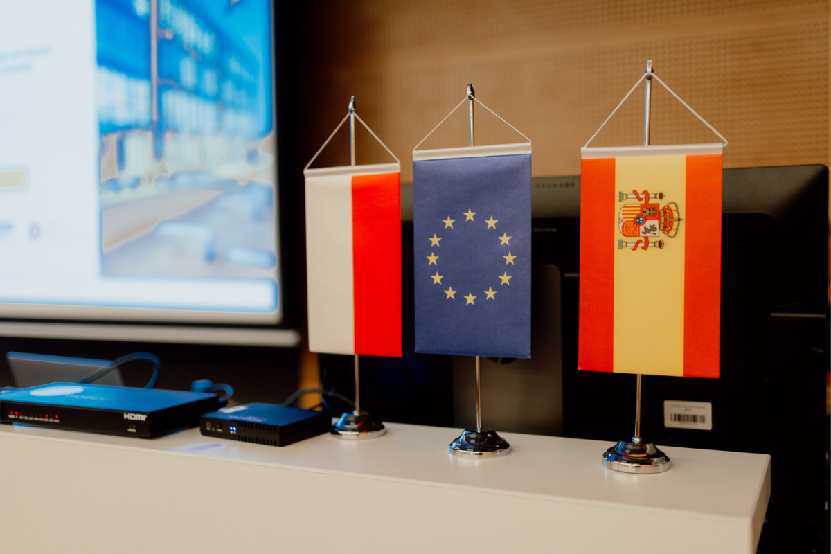 Flagietki Polski, Unii Europejskiej i Hiszpanii